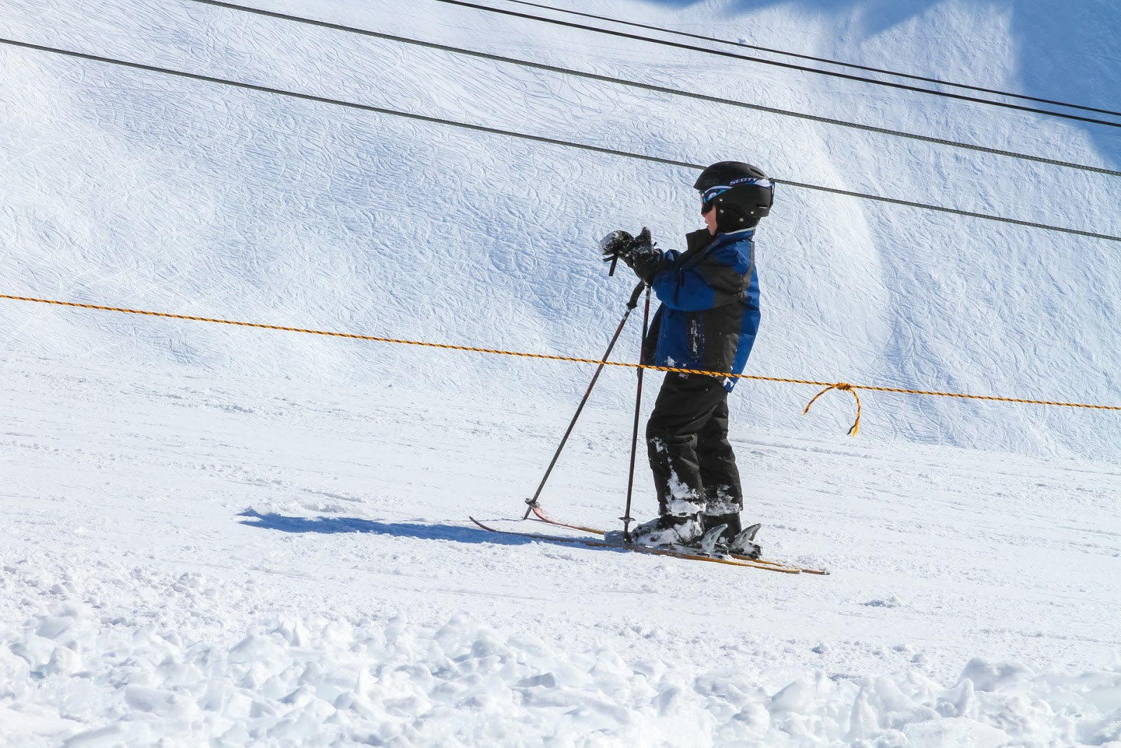 The Difference Between Ski and Snowboard Clothing